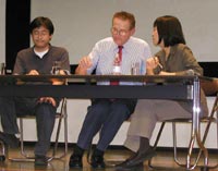 講演するシュマイザー氏